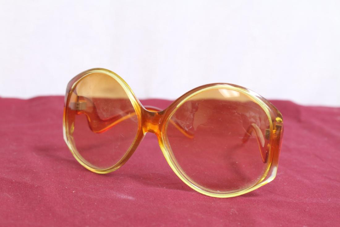 St Larel Vintage circa 1970 Sun Glass, Made in France: minor scratches, good condition