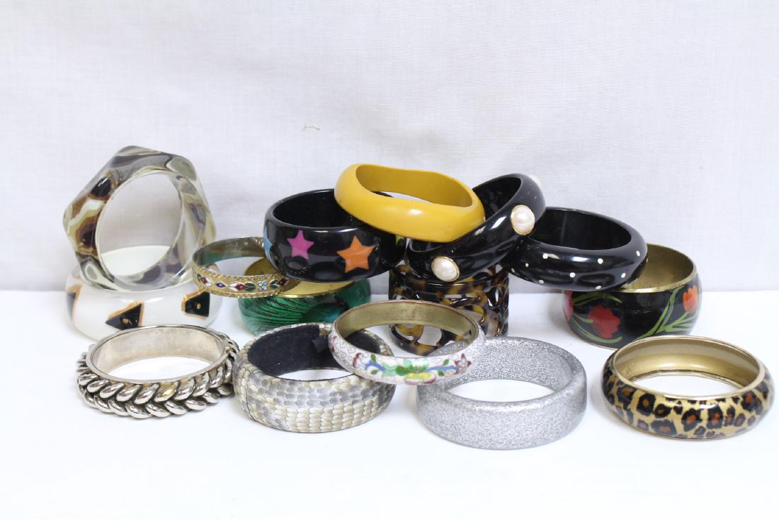 Vintage Lot of 15 Bangle Bracelets (1 of 6)
