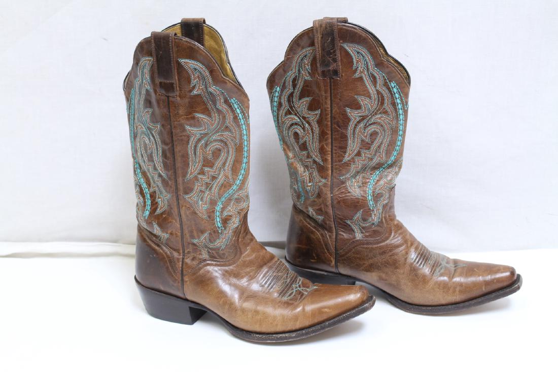 Vintage 1970s Dillon Cowboy Boots: leather material, good condition - marked size 8.5B