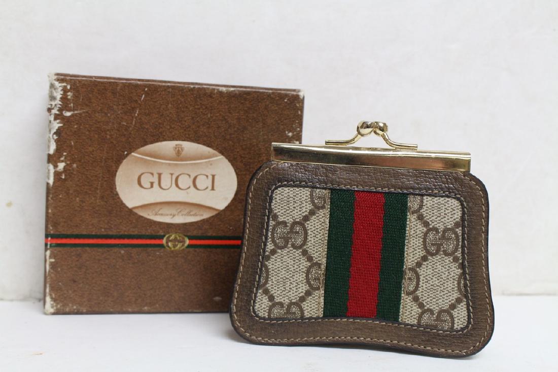 Vintage 1980s Gucci Wallet (1 of 5)