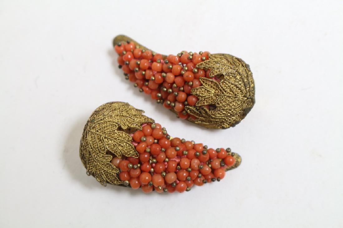 Vintage 1940's Gold Filigree & Beaded Earrings: 12k gold filled, good condition. Measure 1.5"