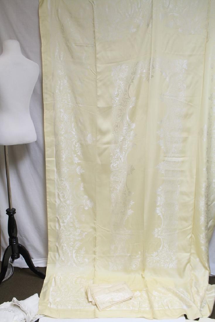 Vintage Cream Damask Table Linens & Napkins (1 of 4)