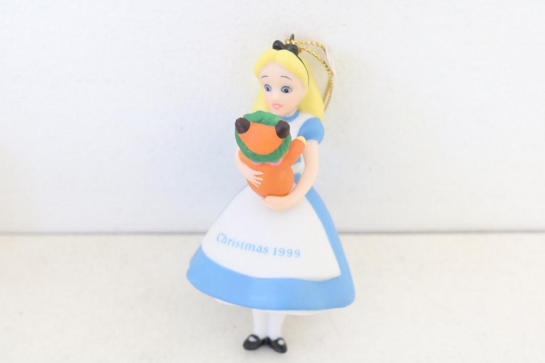Disney 1999 "Alice in Wonderland" Ornament (1 of 2)