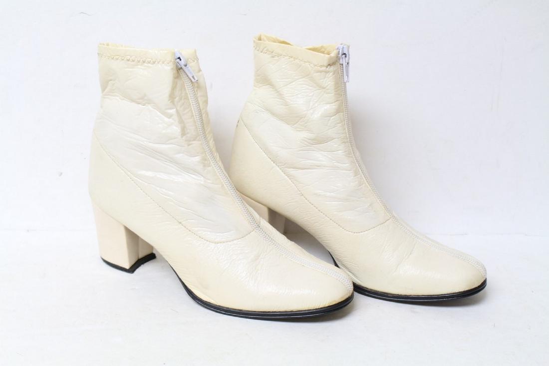Vintage 1960s Montessa White Ankle Boots: vinyl fabric, great condition - marked size 7, made in Italy.