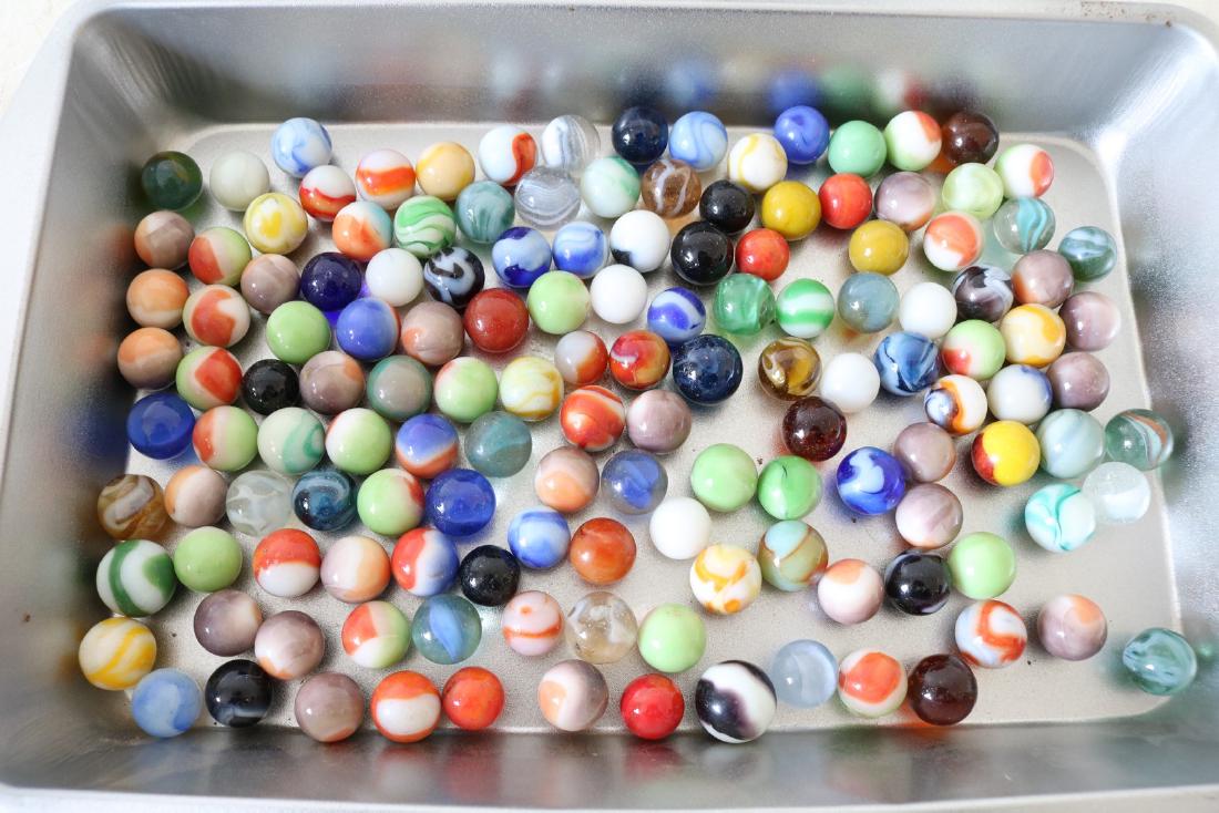 Lot of Vintage Marbles: nice marble lot