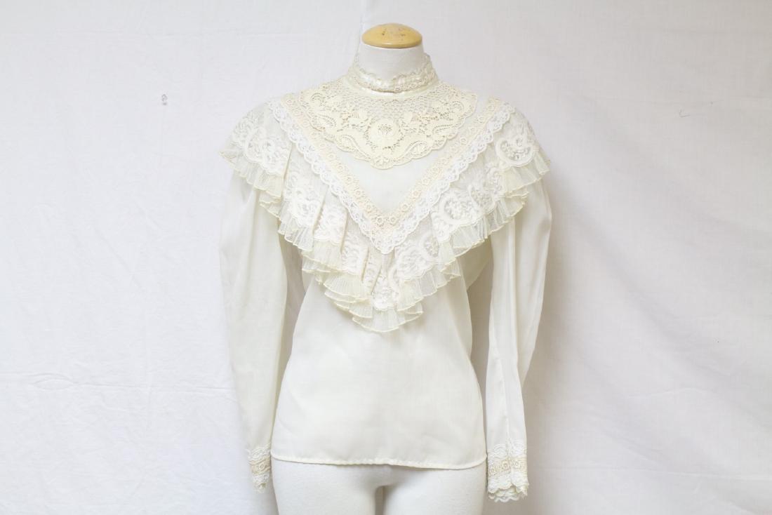 Vintage 1970's Gunnies Ivory Ruffled Lace Blouse (1 of 5)
