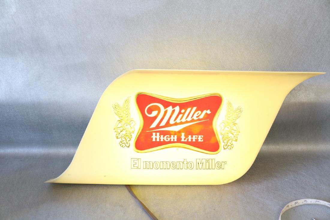 Vintage Miller Advertising light up Sign (1 of 6)