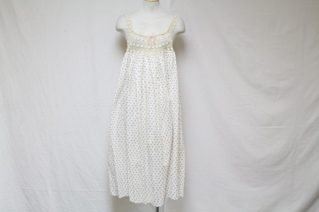 Vintage 1940s Tiny Rose Print Nightgown (1 of 3)