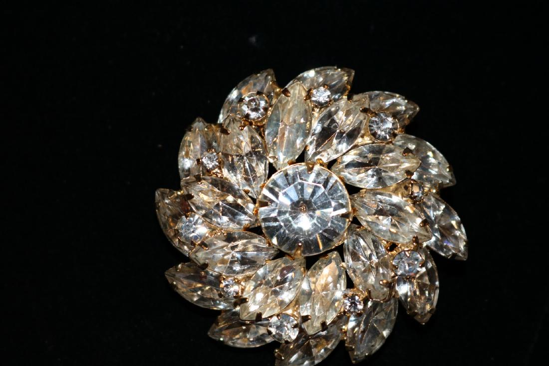 Vintage Goldtone Rhinestone Brooch (1 of 4)