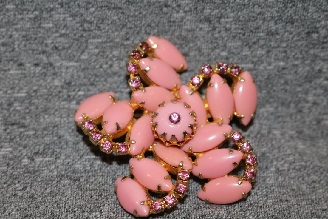 Vintage Goldtone Pink Flower Brooch (1 of 4)