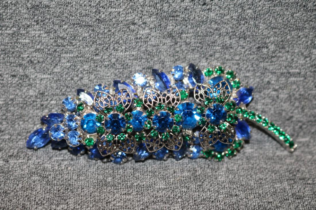 Vintage Silvertone Leaf Brooch: blue & green stones, in great condition, approx. 3 1/2" L