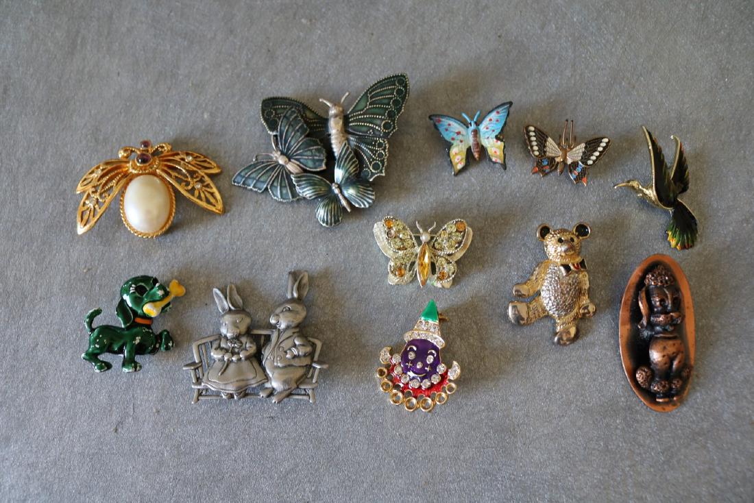 Vintage Lot of 10 Misc Brooches (1 of 4)