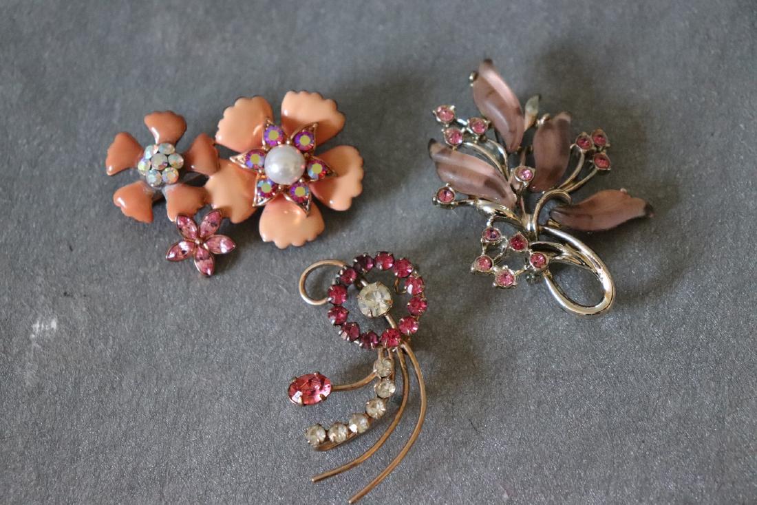 Vintage Lot of 3 Brooches (1 of 5)