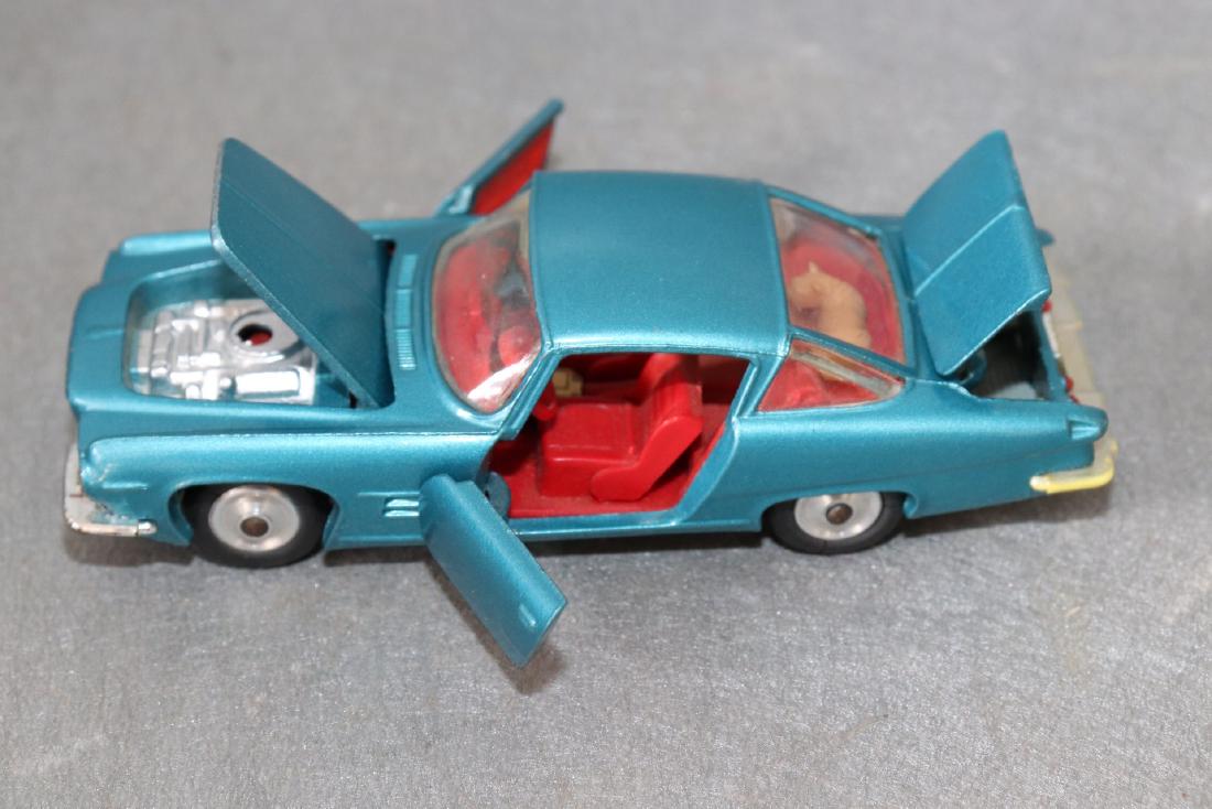 Corgi Toys Ghia L6.4 with Chrysler V8 Engine (1 of 4)