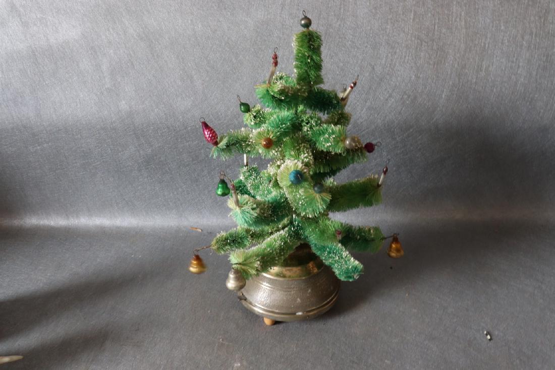 Vintage Musical Christmas Tree (1 of 3)