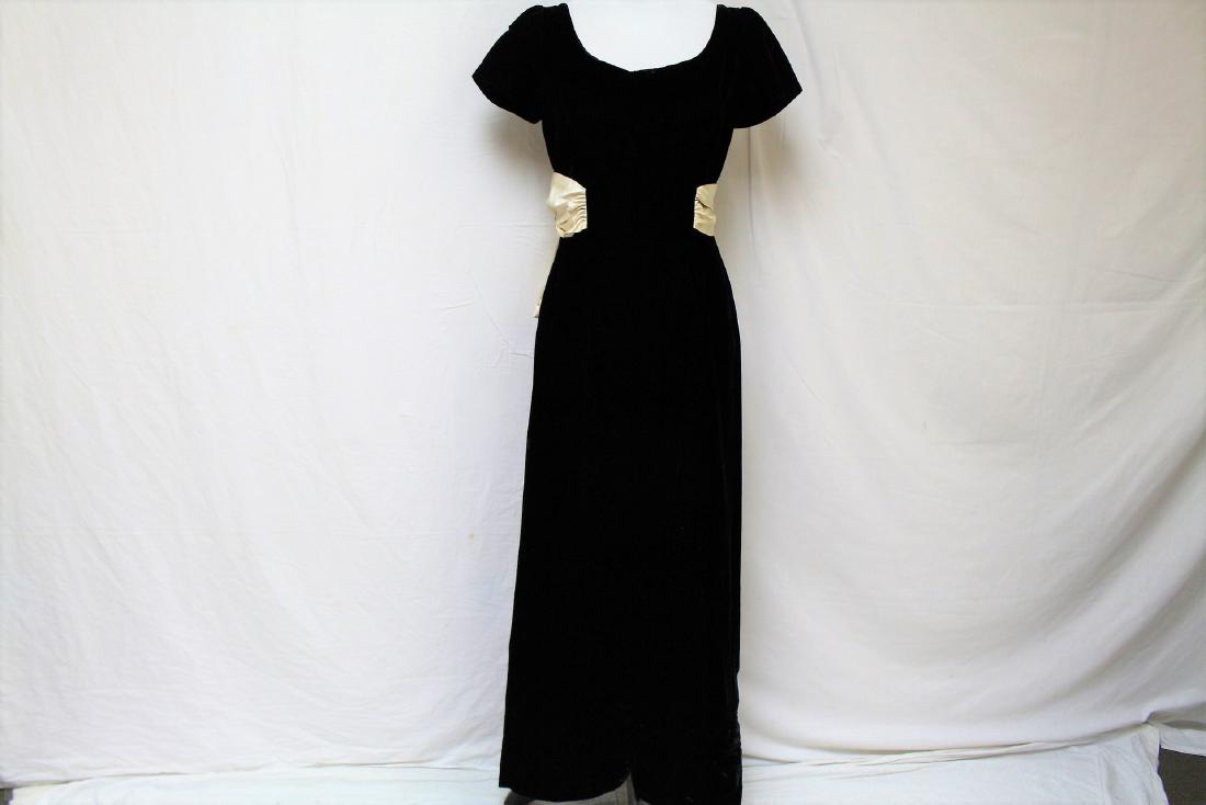 Vintage 1960's IMagnin Velvet Evening Gown (1 of 6)
