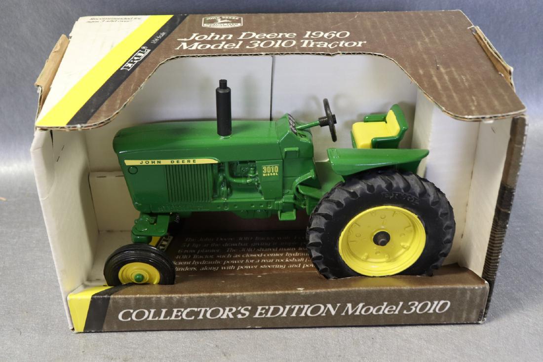 Ertl John Deere 1960 Model 3010 Tractor (1 of 3)