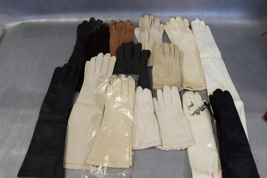 Lot Of Vintage Kid Leather, Deerskin, Knit Gloves (1 of 6)