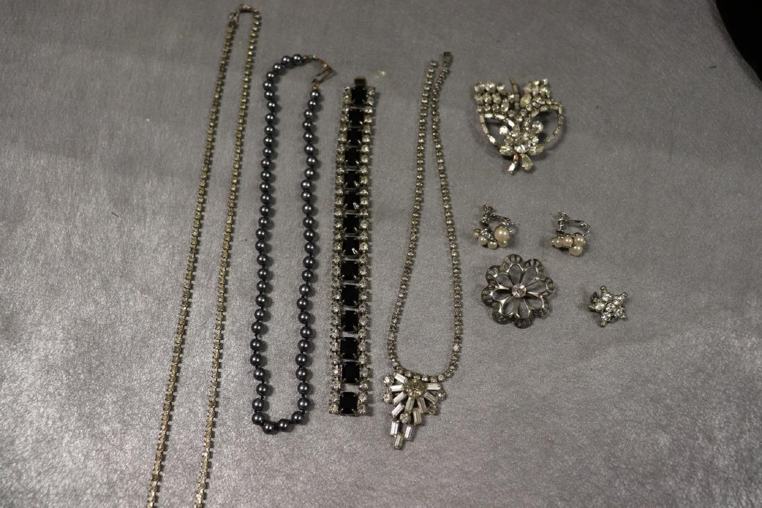 Vintage Jewelry Lot Rhinestone Pins & Necklaces (1 of 10)