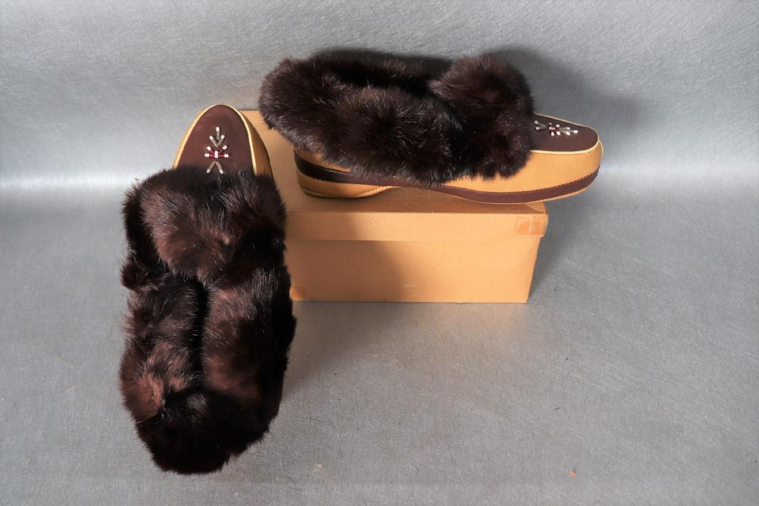 Vintage Leather Slippers With Bead Detail & Mink: Marked size 6 on the sole, beaded detail on toe, mink edging around ankle. In great unused condition. No wear.