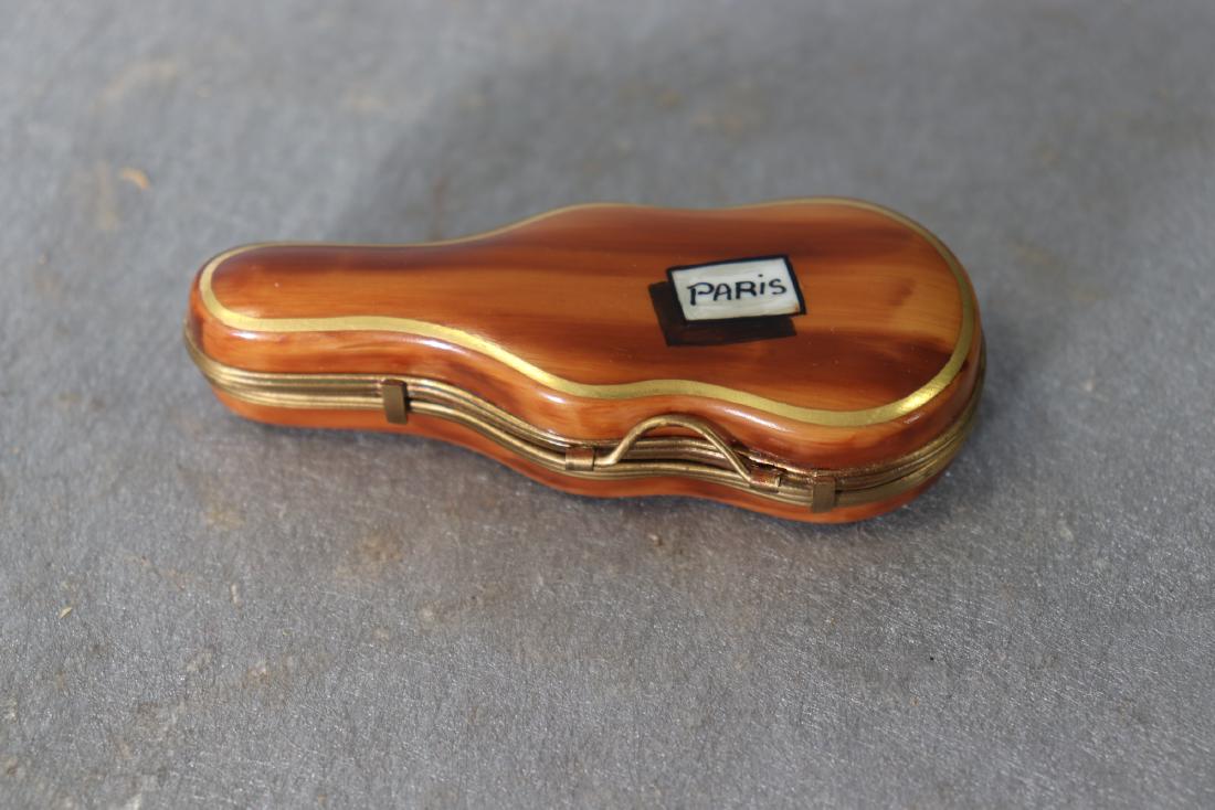Limoges France Violin Porcelain Trinket Box: Measures approx. 3 1/2" long, 1 1/2" wide. Great condition.