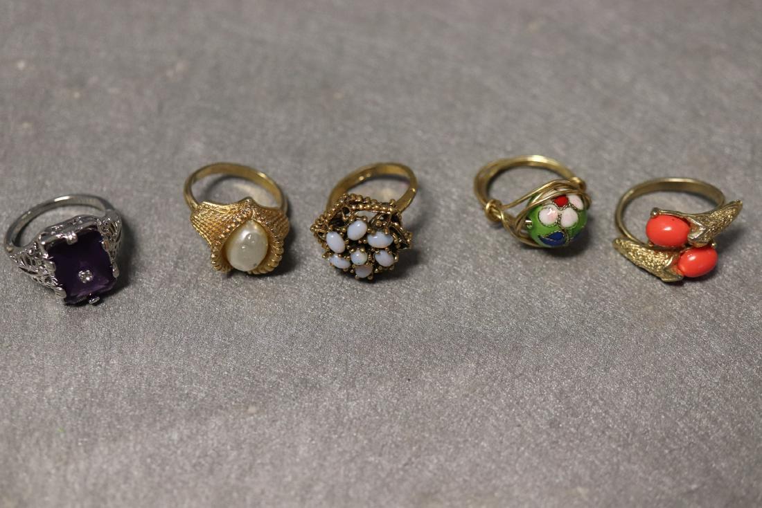 5 Vintage Rings, Enameled, Filigree (1 of 12)