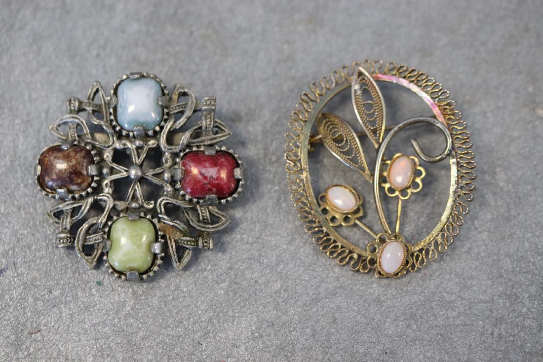 Lot of 2 Vintage Brooch Pins, Signed Weiner (1 of 6)