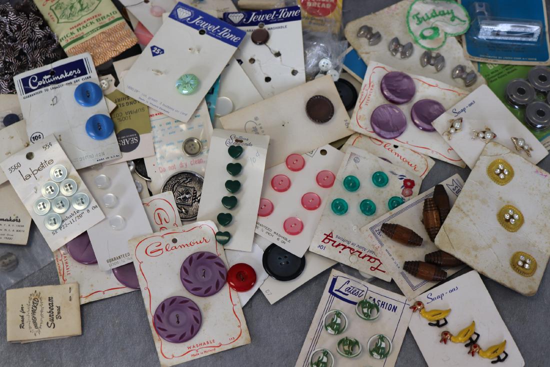 Large Lot Vintage Sewing Supplies, Buttons, Notions: Includes carded buttons, bobbins, buttonhole foot attachment, Rick Rack, pins. All in great condition.