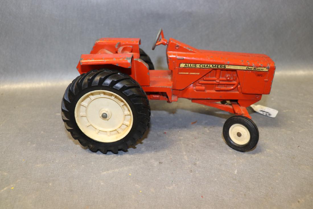 Allis-Chalmers 190 XT Tractor: Condition as shown in photo.
