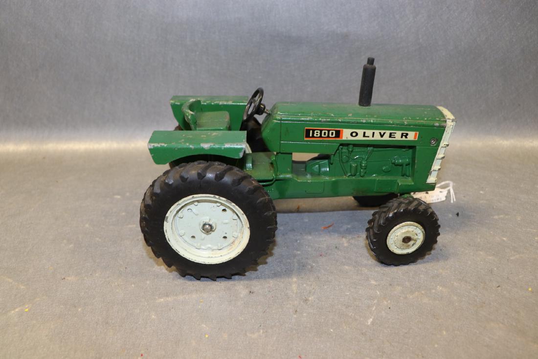 ERTL Oliver 1800 FWA Tractor: Condition as shown in photo.
