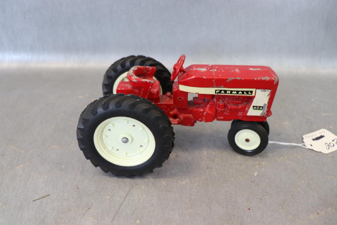Farmall 404 Tractor: Condition as shown in photo.