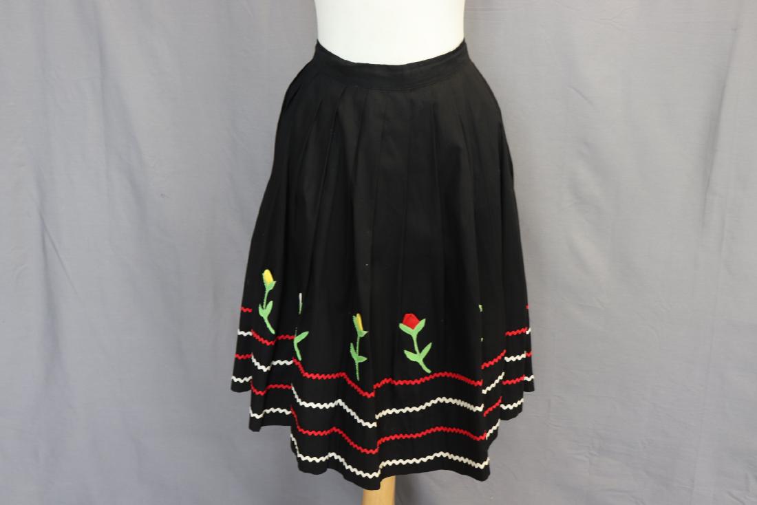 1950's Tulip Applique Pouf Skirt: black cotton skirt with applied rick-rack and tulip applique, back zipper and button, great condition, approx. 30 waist