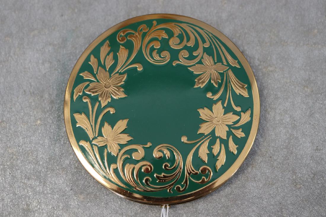 Vintage Fifth Rex Avenue Compact: With powder puff, mirror has flaking, 4" across.