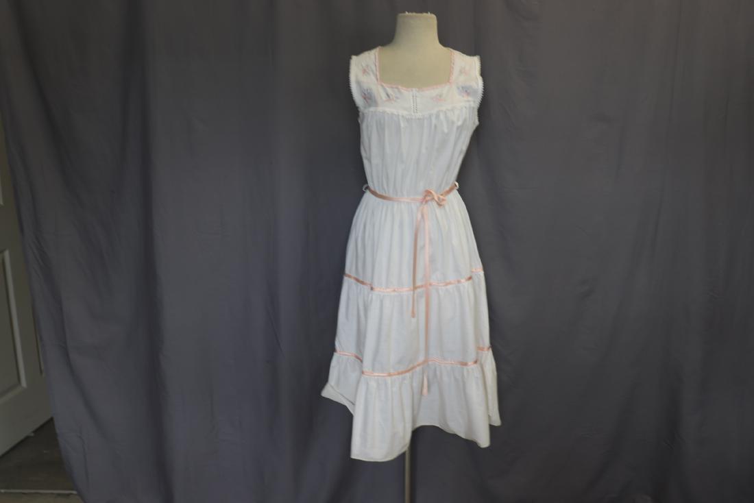 Vintage White Embroidered Summer Dress (1 of 5)