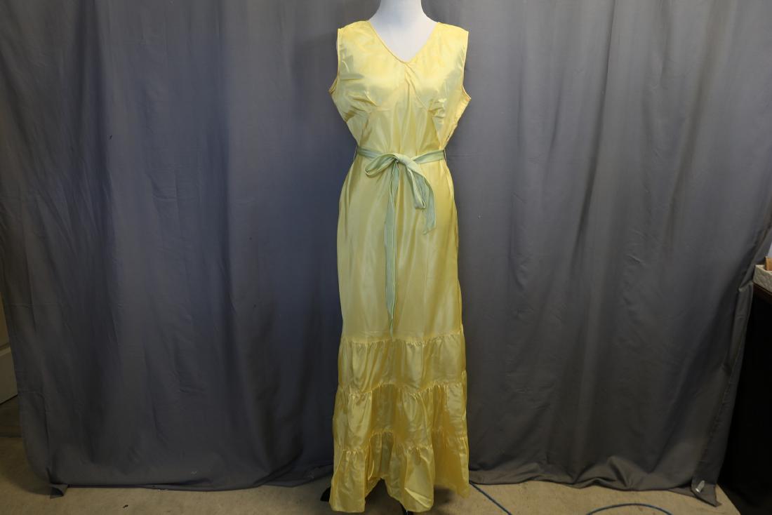 Vintage 1930's Bias Cut Yellow Rayon Dress (1 of 5)