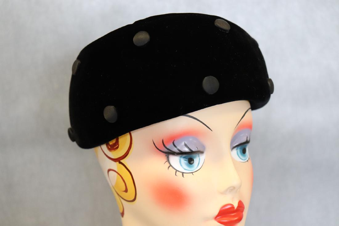 Vintage Black Velvet Pillbox Hat (1 of 3)