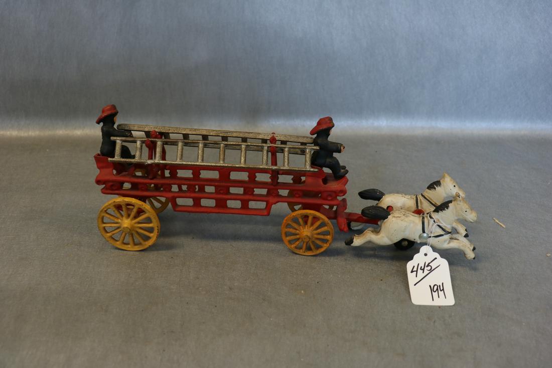 Vintage Cast Iron Toy Fire Truck, Men (1 of 5)