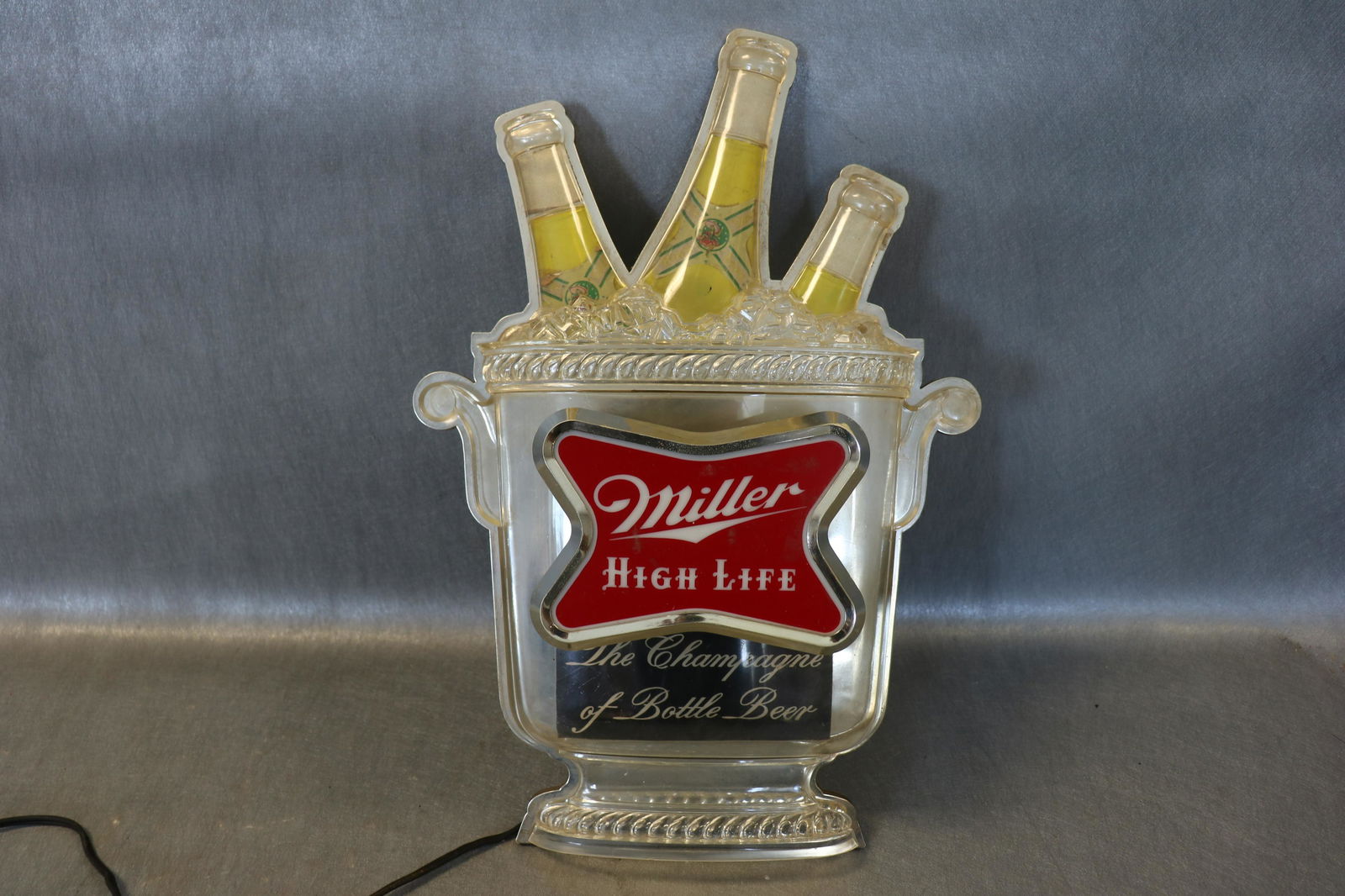 Vintage Miller Beer Bar Light (1 of 4)