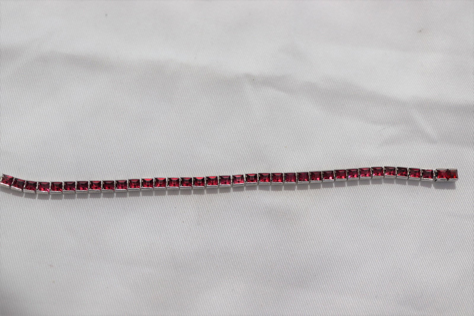Vintage Sterling & Pink Stone Tennis Bracelet: Approx. 7 1/4" long.