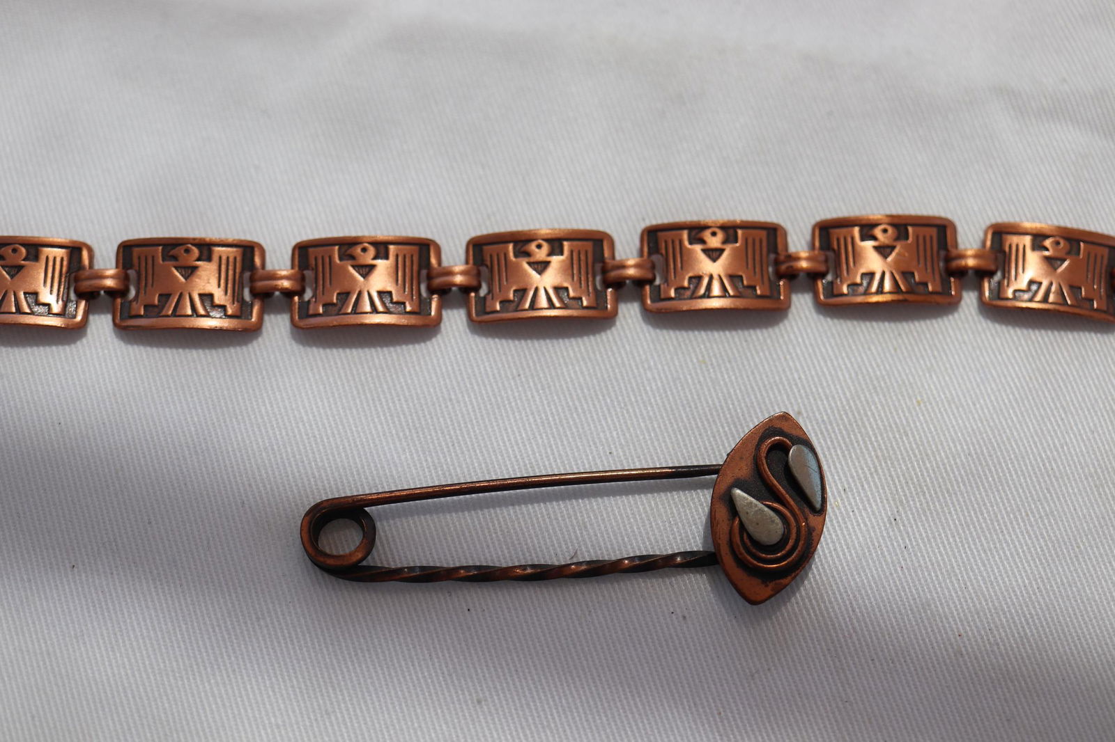 Lot Vintage Copper Thunderbird Bracelet & Pin (1 of 6)