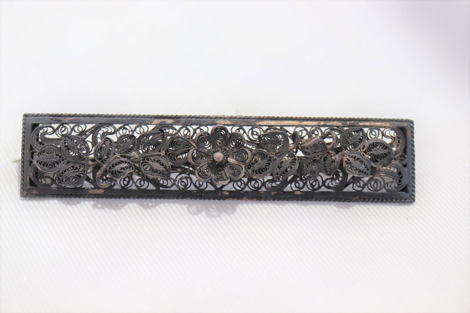 Antique Sterling Sliver Filigree Floral Pin (1 of 4)