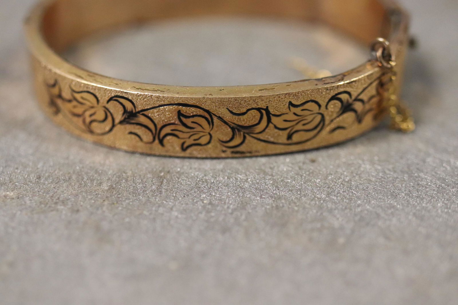 Vintage Gold tone Engraved Bracelet (1 of 6)