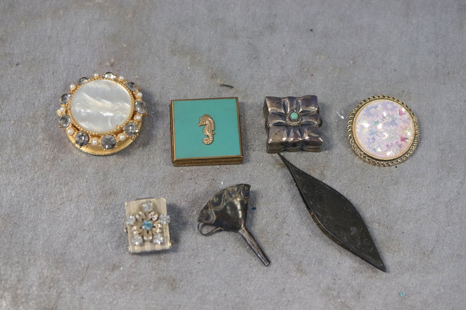 Lot of Vintage & Antique Pill Boxes, Bobbin Shuttle, (1 of 6)