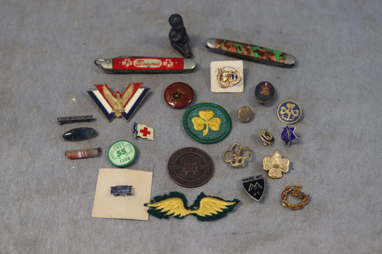 Lot of Patch, Jack Knives, & Pins (1 of 11)