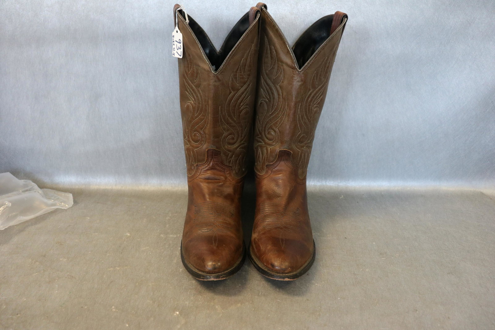 Men's Vintage Cowboy Boots: brown leather stitched quilted pattern, slightly worn, size 11 1/2