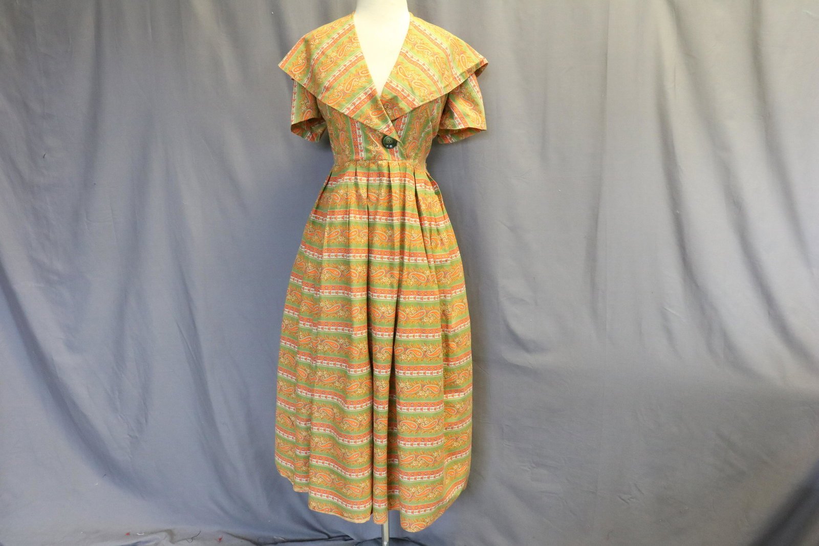1950's Vintage Paisley Print Dress (1 of 5)