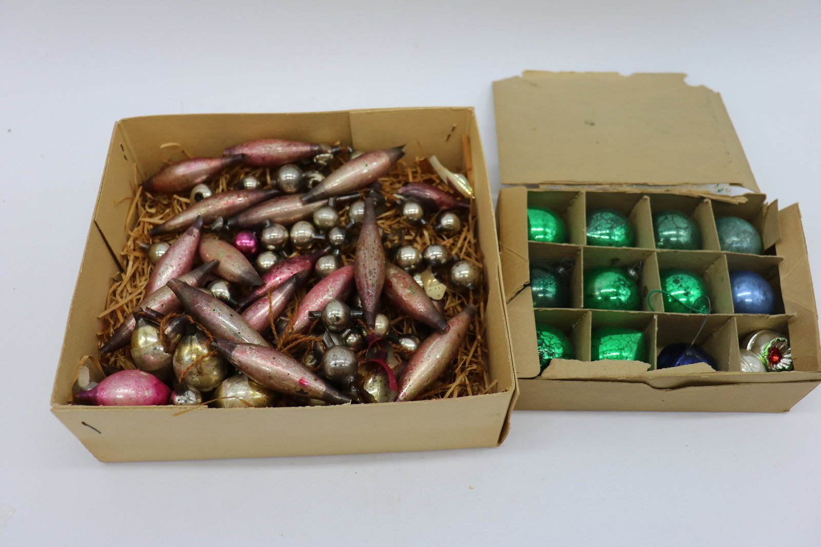 Lot Antique & Vintage Glass Christmas Ornaments, (1 of 3)