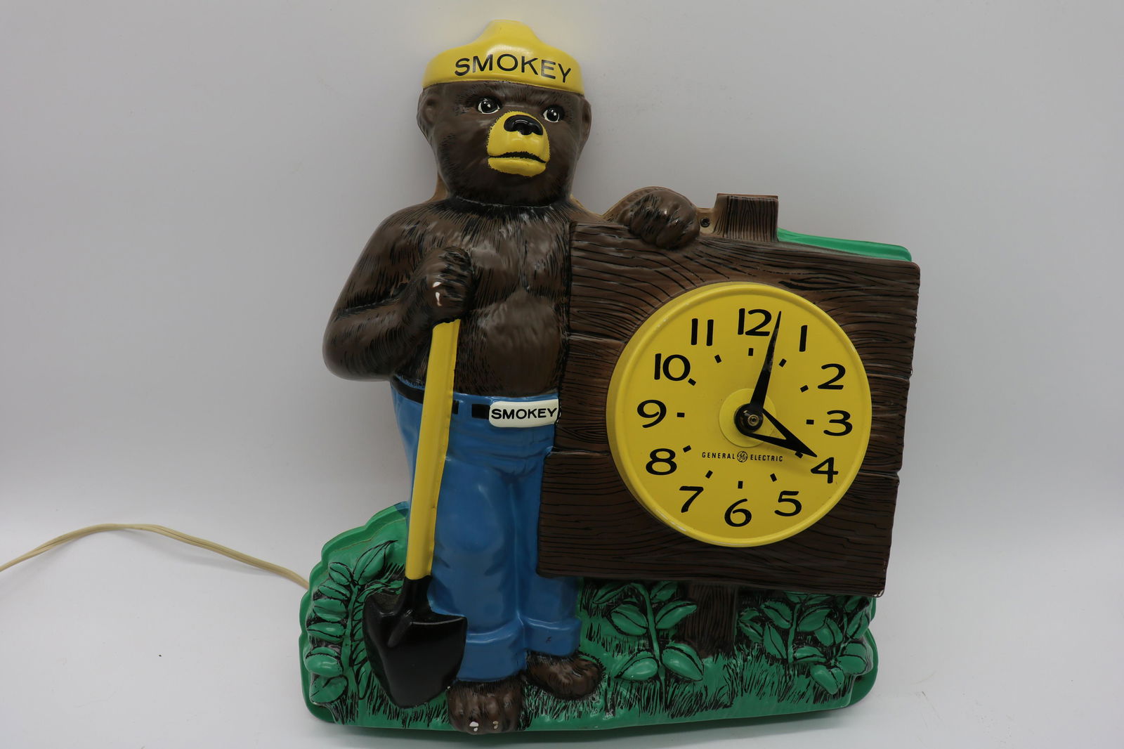 Vintage Smokey The Bear Clock (1 of 4)