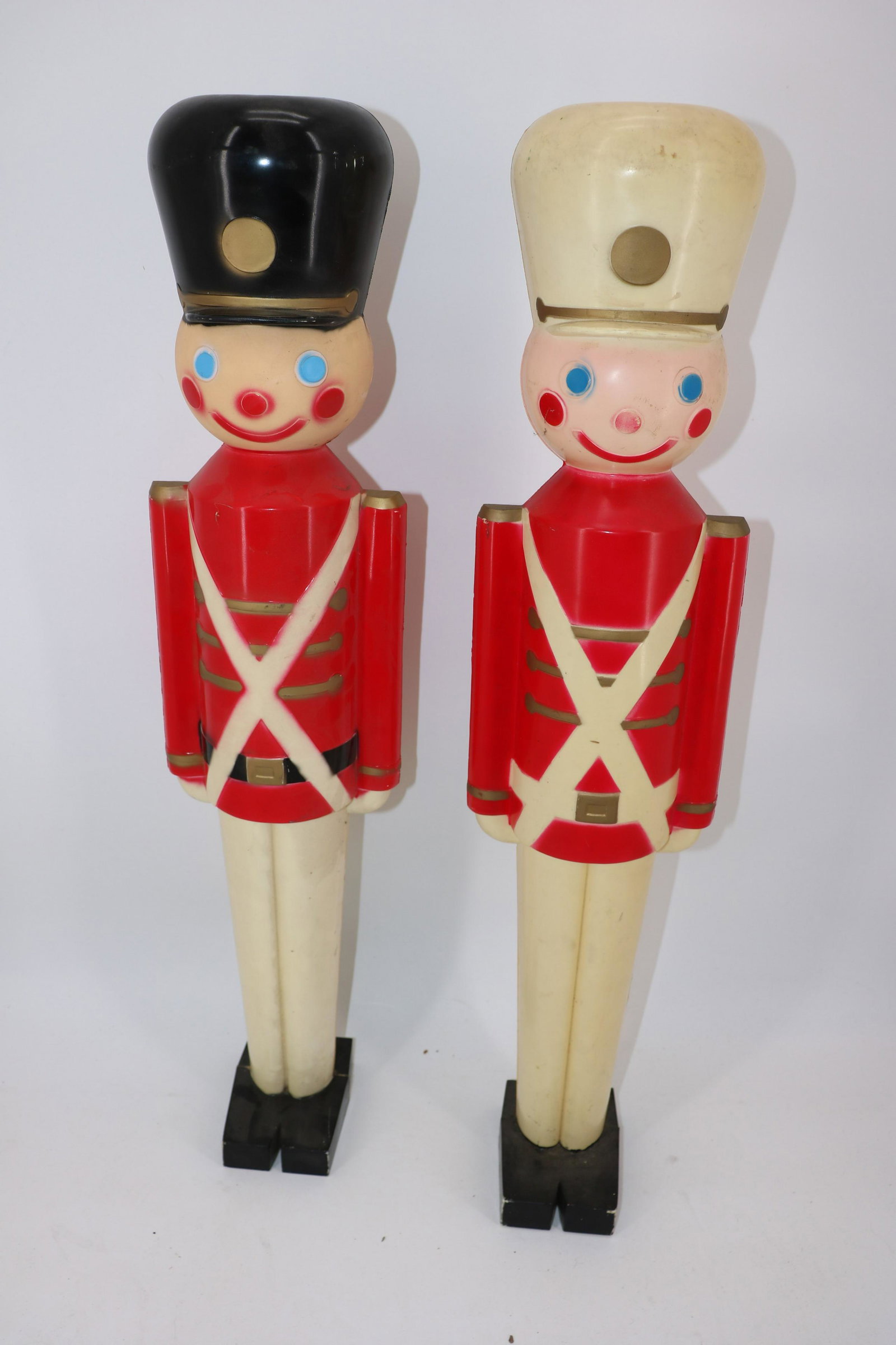 Vintage 1950's Blow Mold Tin Soldiers (1 of 5)