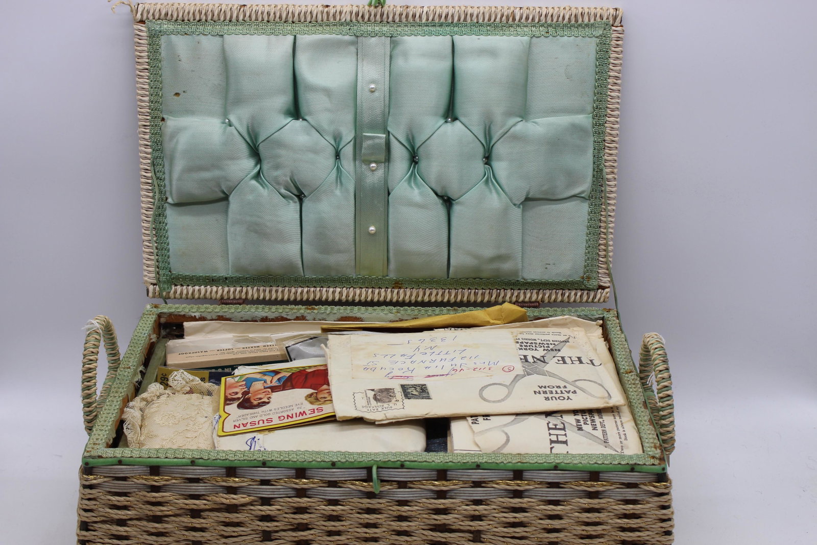 Lot Vintage Sewing Items, With Sewing Case: Includes several vintage pin cushions, patterns, darning eggs, needles